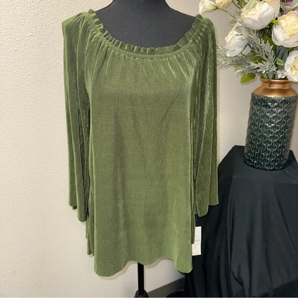 NWT Valerie Stevens Olive Pleated Velvet Knit Top L Boho Chic - Picture 1 of 8